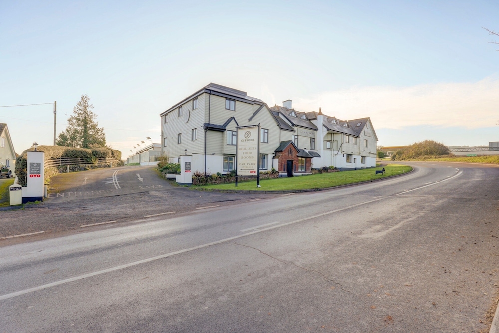 The Gissons Hotel 40/50
