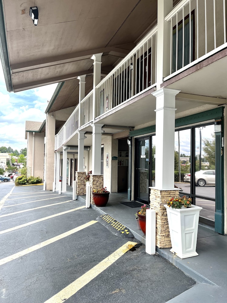 West Bank Inn 49/60