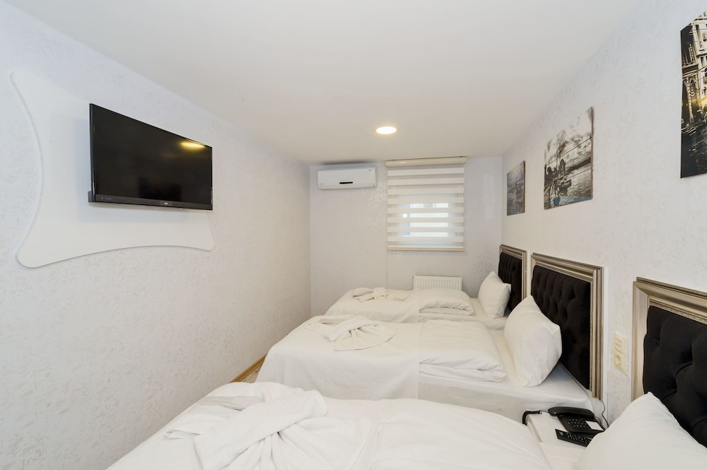 Paradise Airport Hotel 16/53