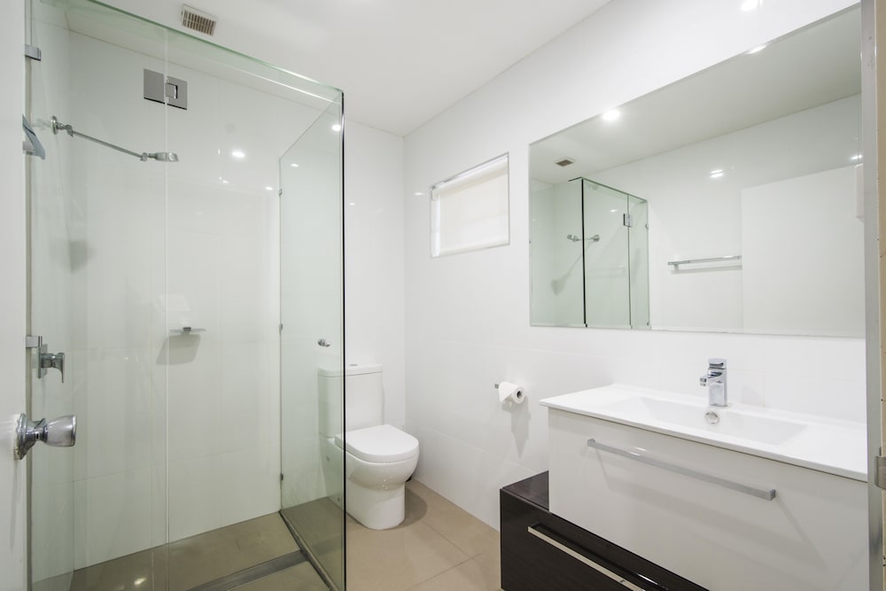 The Abbey Motor Inn 43/44