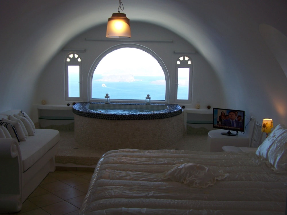 CALDERA VIEW RESORT ADULTS ONLY 30/50