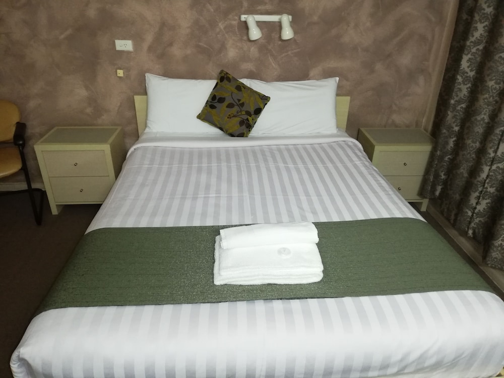 Bushmans Retreat Motor Inn 25/41