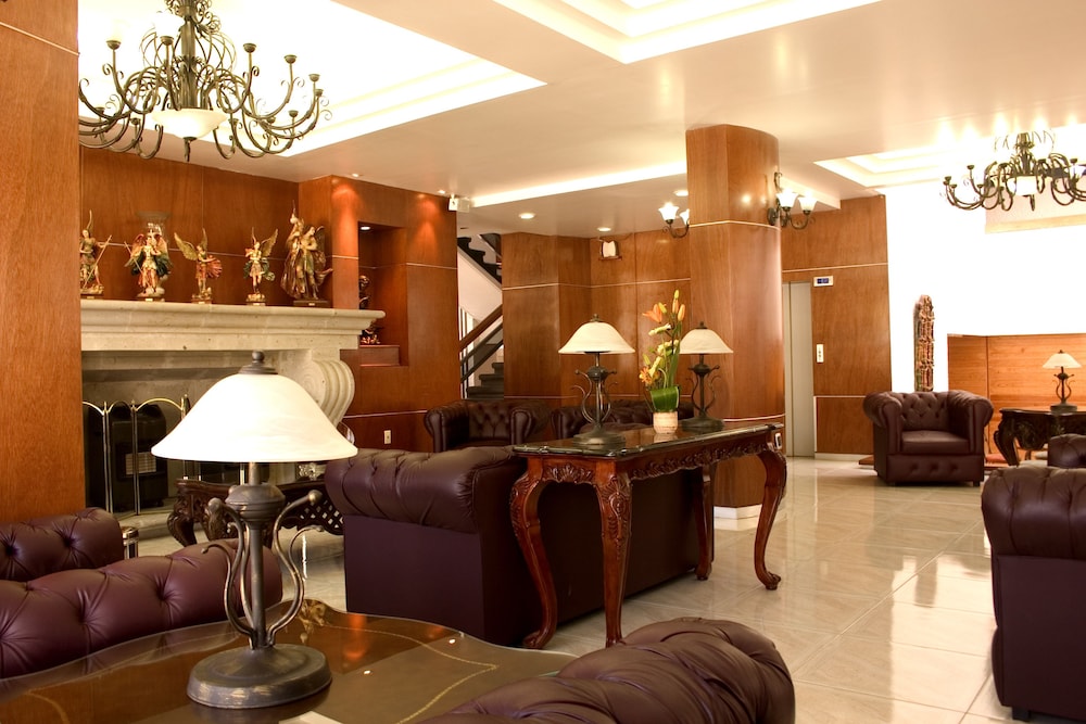 Hotel Emily 33/46