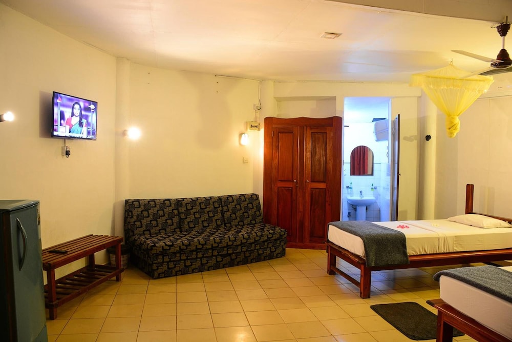 Shanthi Beach Resort 31/48