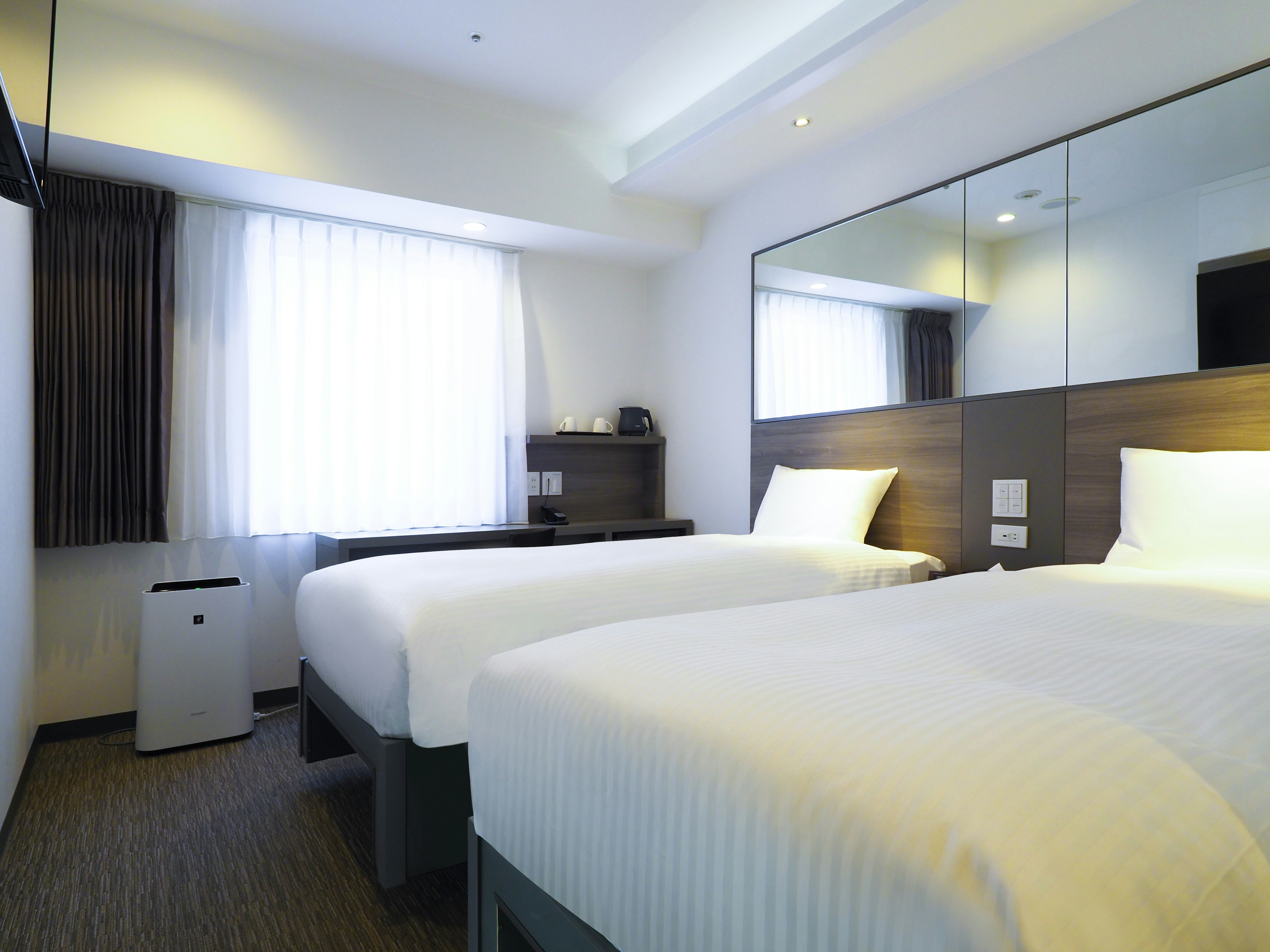 STANDARD, TWIN BEDS, CITY VIEW