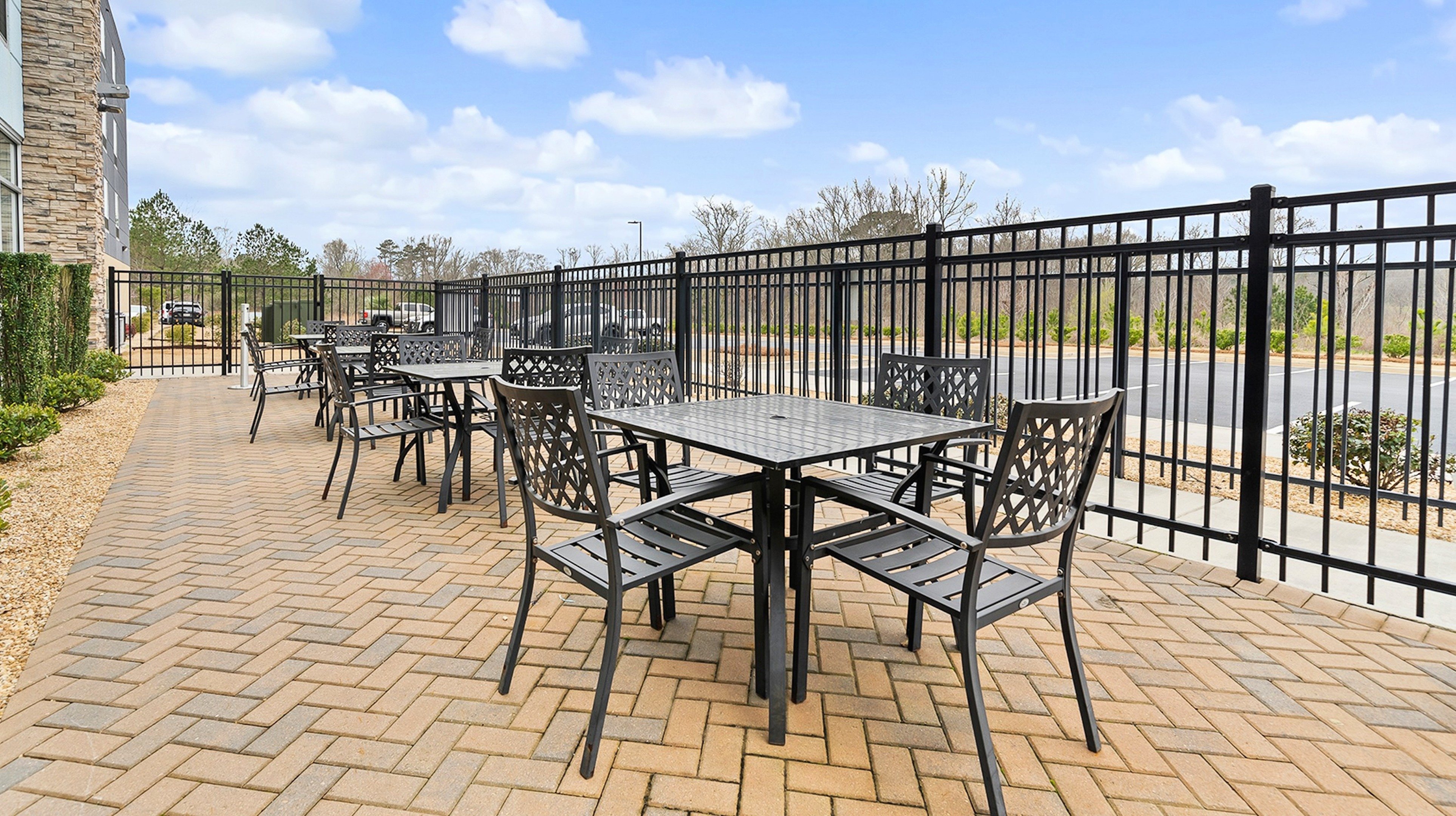 Holiday Inn Express Macon North 43/69