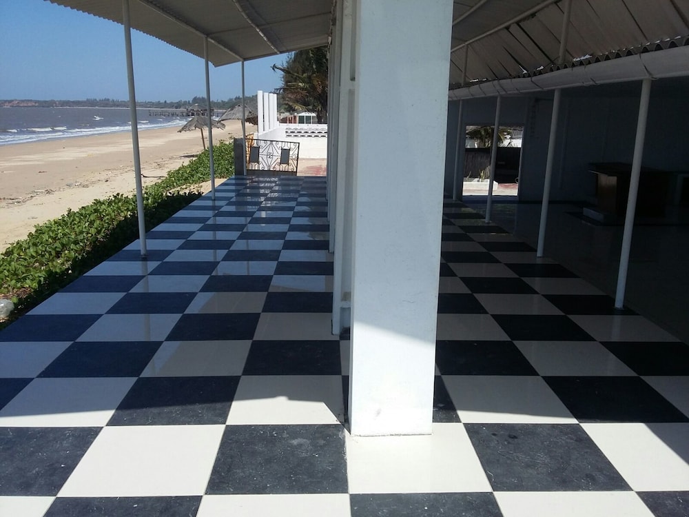 Catembe Beach Lodge 16/18