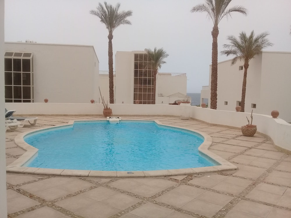 Carlton Luxury Resort 19/26