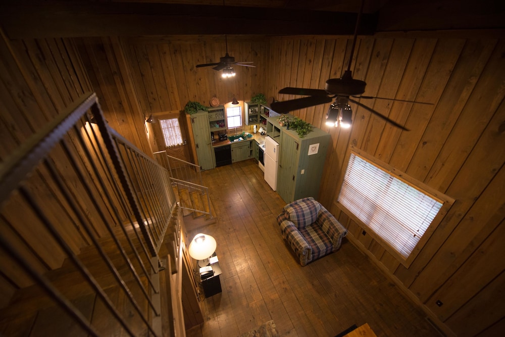The Cabins At Green Mountain 26/68