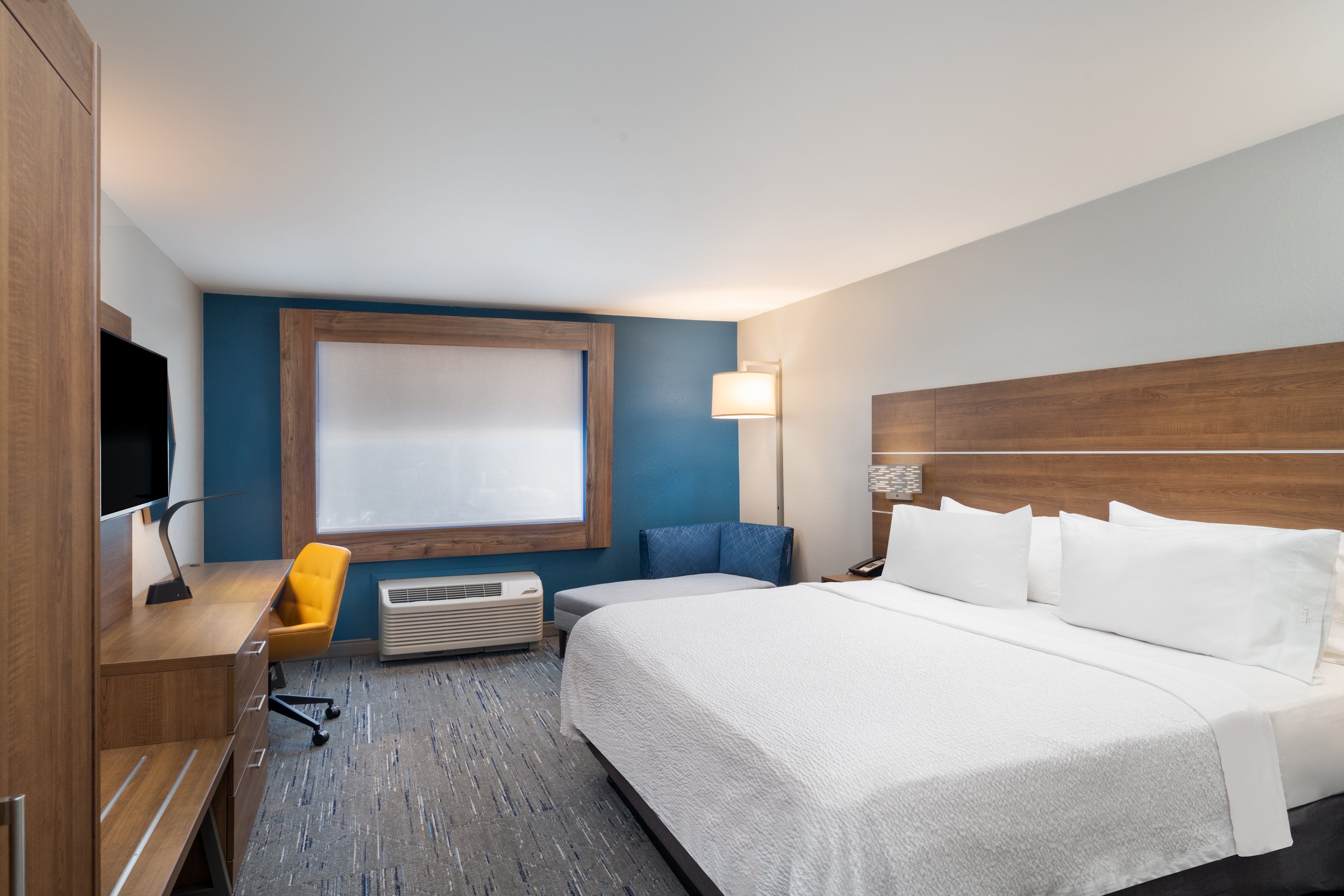 Holiday Inn Express & Suites Lexington W - Versailles 20/70