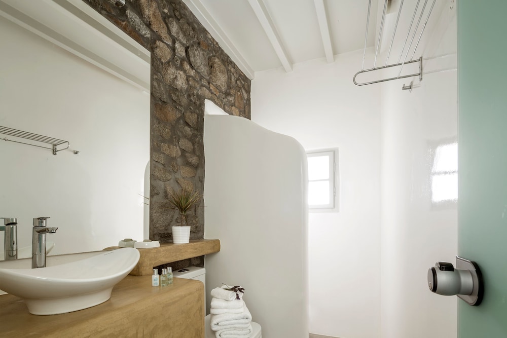 جناح ديلوكس بسرير مزدوج بإطلالة على البحر بمسبح خاص، Smy Mykonos Suites Villas 8/9