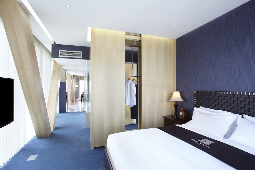 Eldis Regent Hotel 12/84