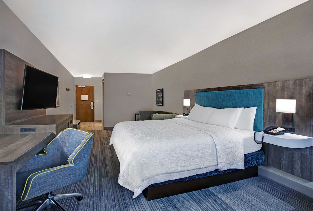 Hampton Inn Westfield 16/45