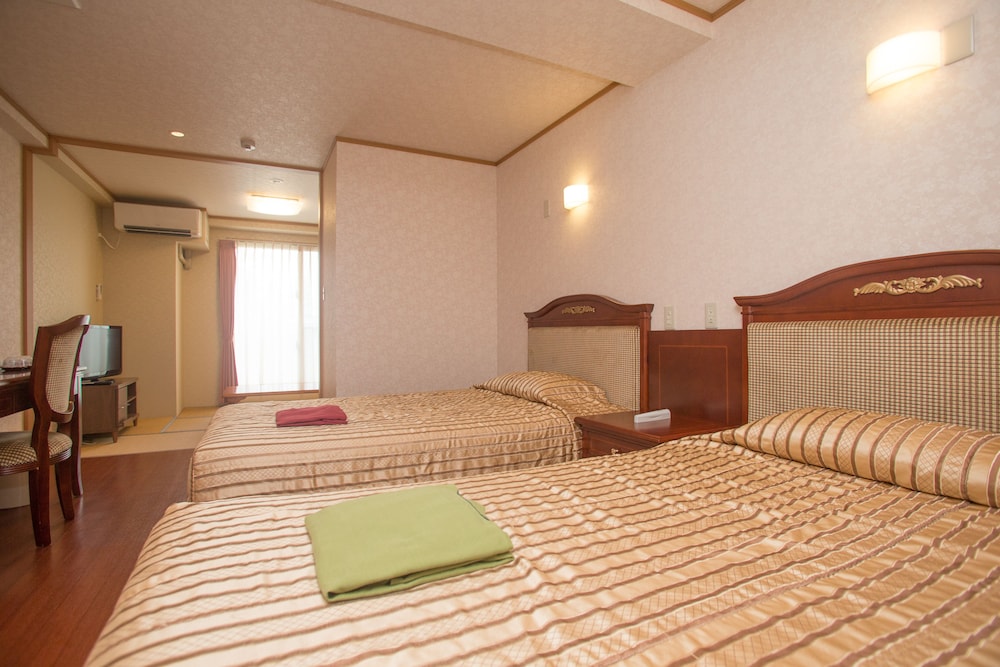 Hotel Castle Village Miyakojima (ex. Miyakojima Onsen Hotel) 16/37