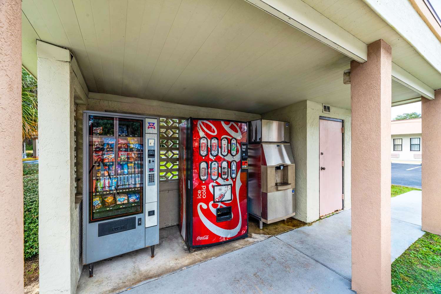 Econo Lodge Crystal River 2/26