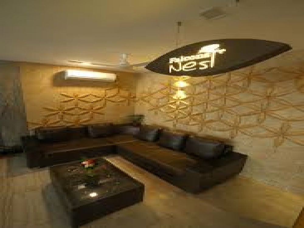 Falcons Nest La Riviera 43/56