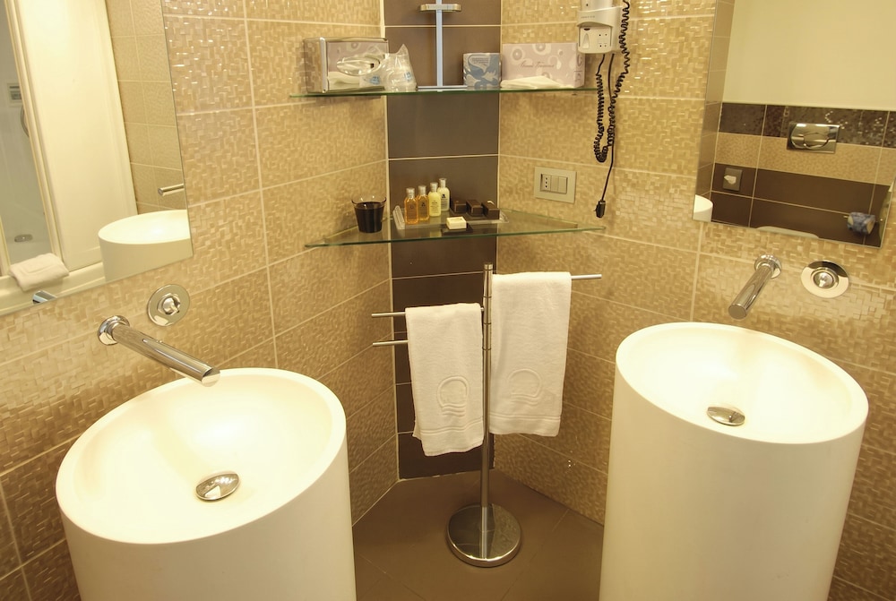 Hotel Premier & Suites 59/60