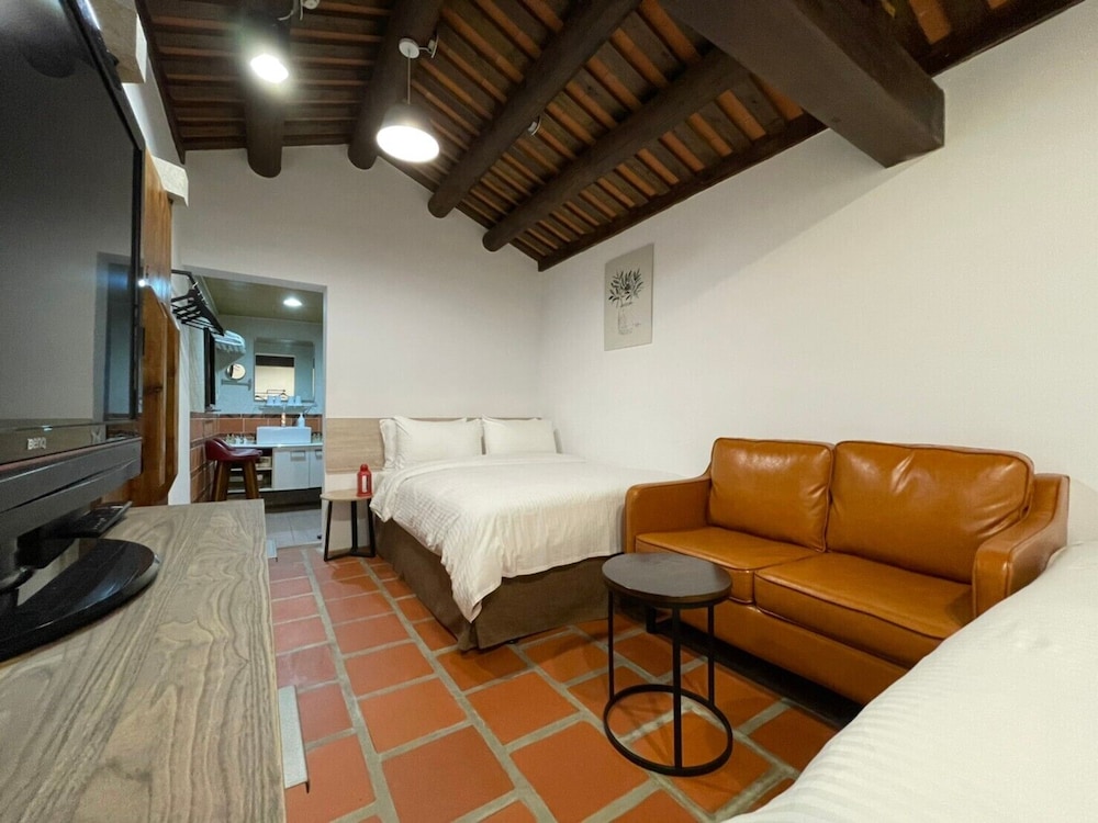 Guning Xiexinyuan Historical Inn 33/48