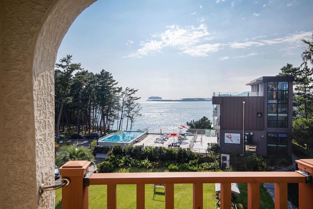 The Bay Resort 42/50