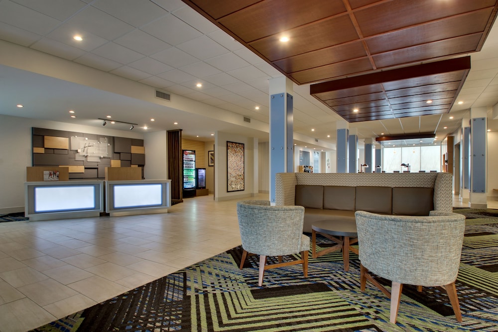 Holiday Inn Express and Suites Mt Sterling North 8/72