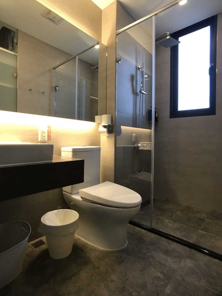 JOY INN 3/47