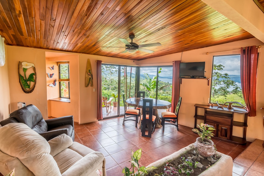 Nepenthe B&B 25/50