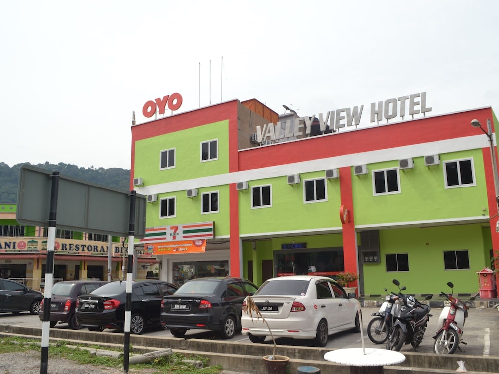 Valley View Hotel in LUMUT