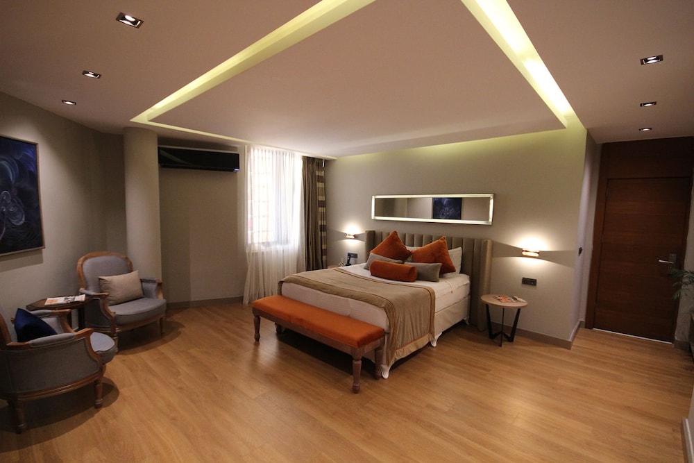 Nobel Hotel 21/69