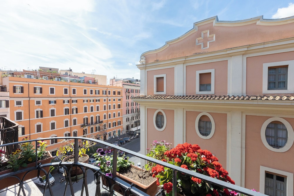 Rome To Stay 4/50