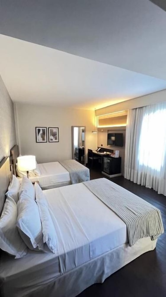 SELECT, PLUS, TWIN BEDS