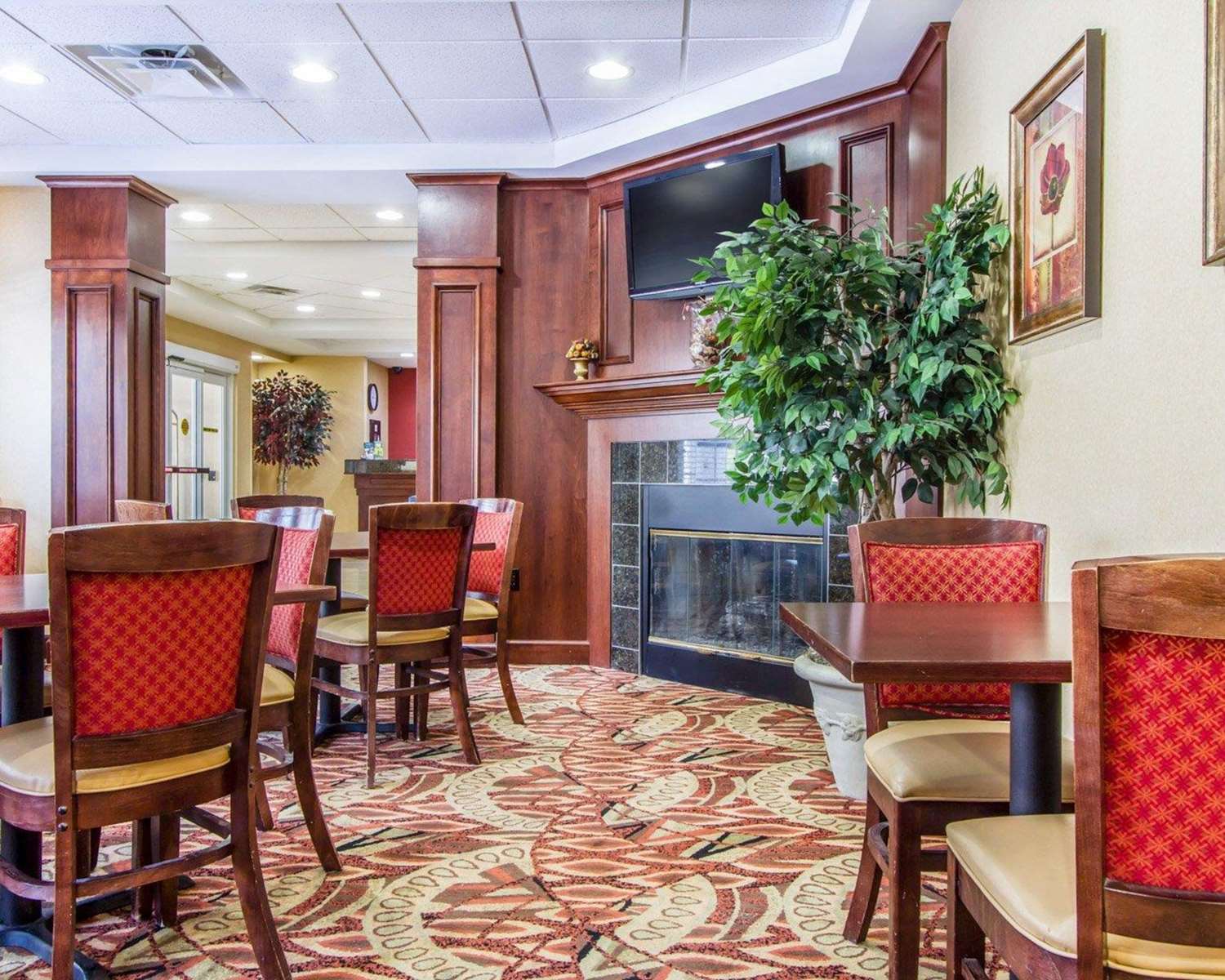 Comfort Inn and Suites Scarborough - Portland 44/55