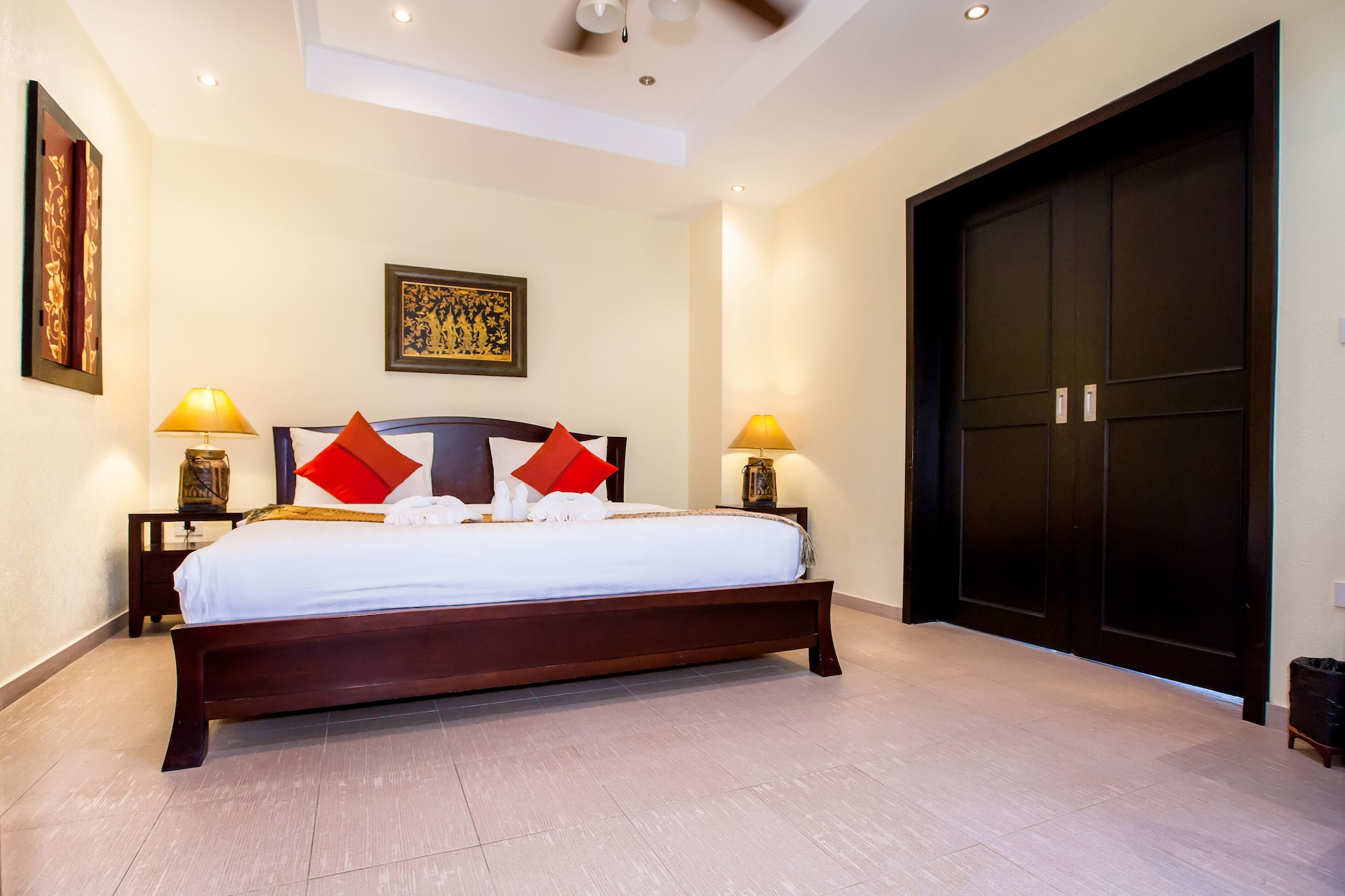 GOLD, SUITE, BEACH SIDE