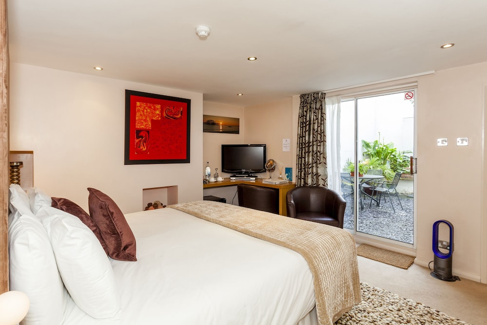 Luxury, Double Bed, Garden Area