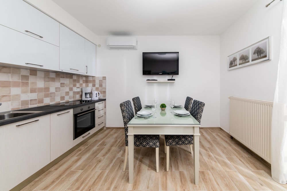 Apartments Miramar 10/48