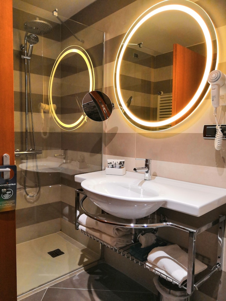 غرفة عائلية بسريرين مزدوجين، Mercure Rome Leonardo Da Vinci Airport 6/6