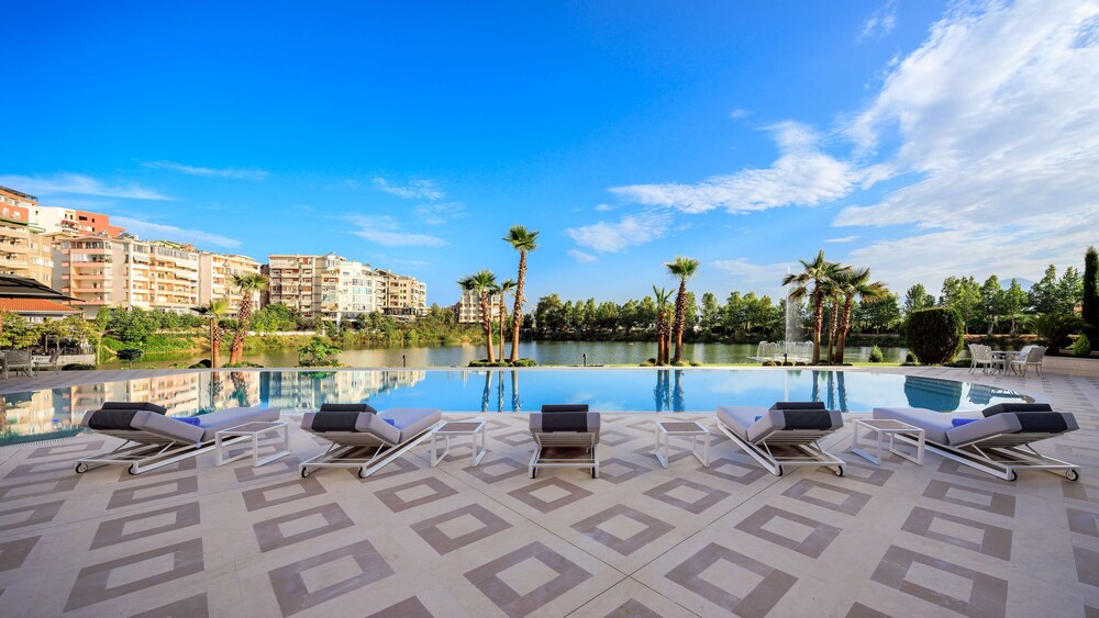 Radisson Collection Morina Hotel, Tirana in Farke