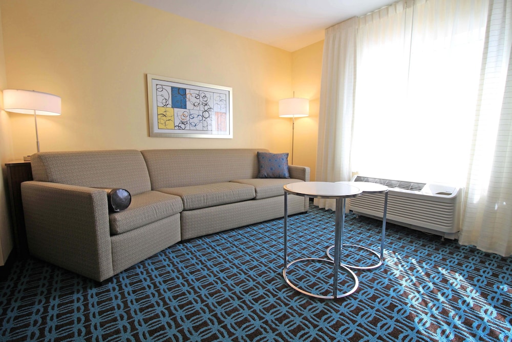 Fairfield Inn Suites London 27/35