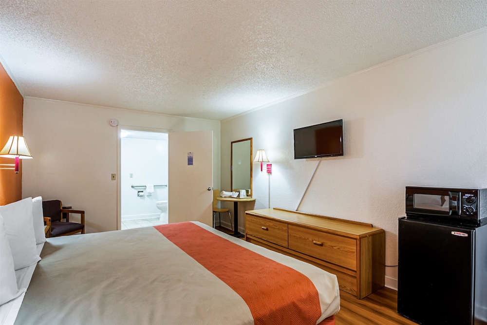 Motel6 Perry, GA 13/39