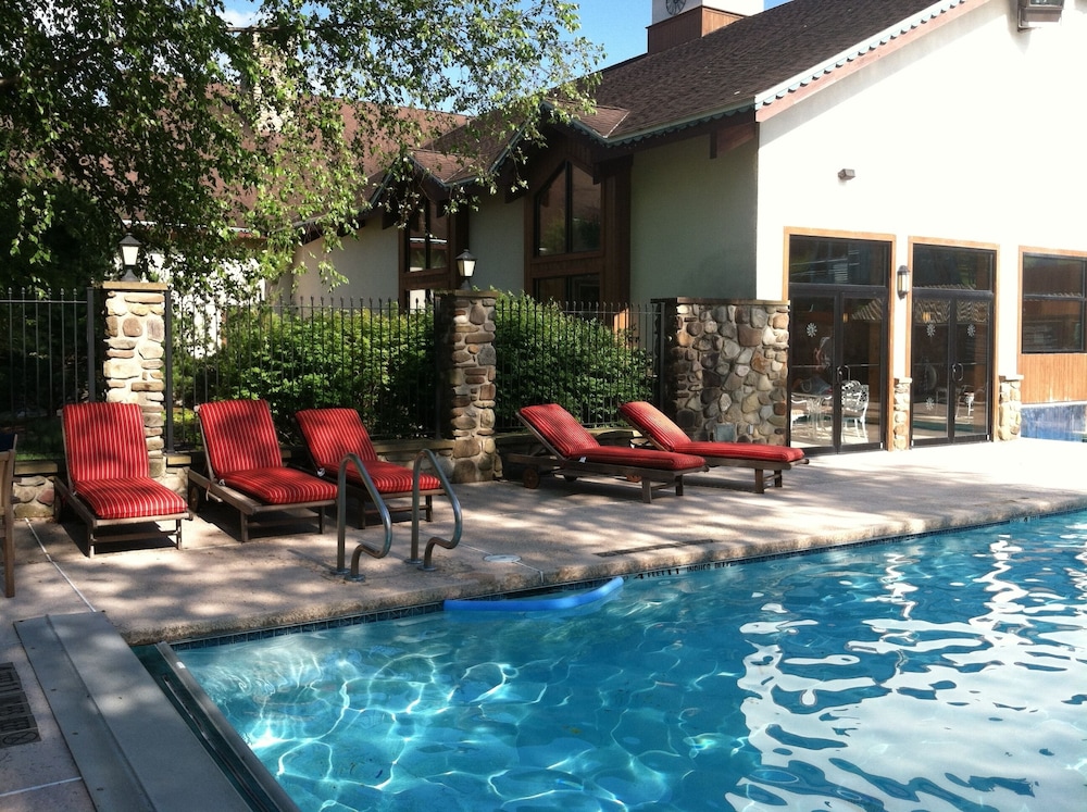 The Inn at Holiday Valley 18/50