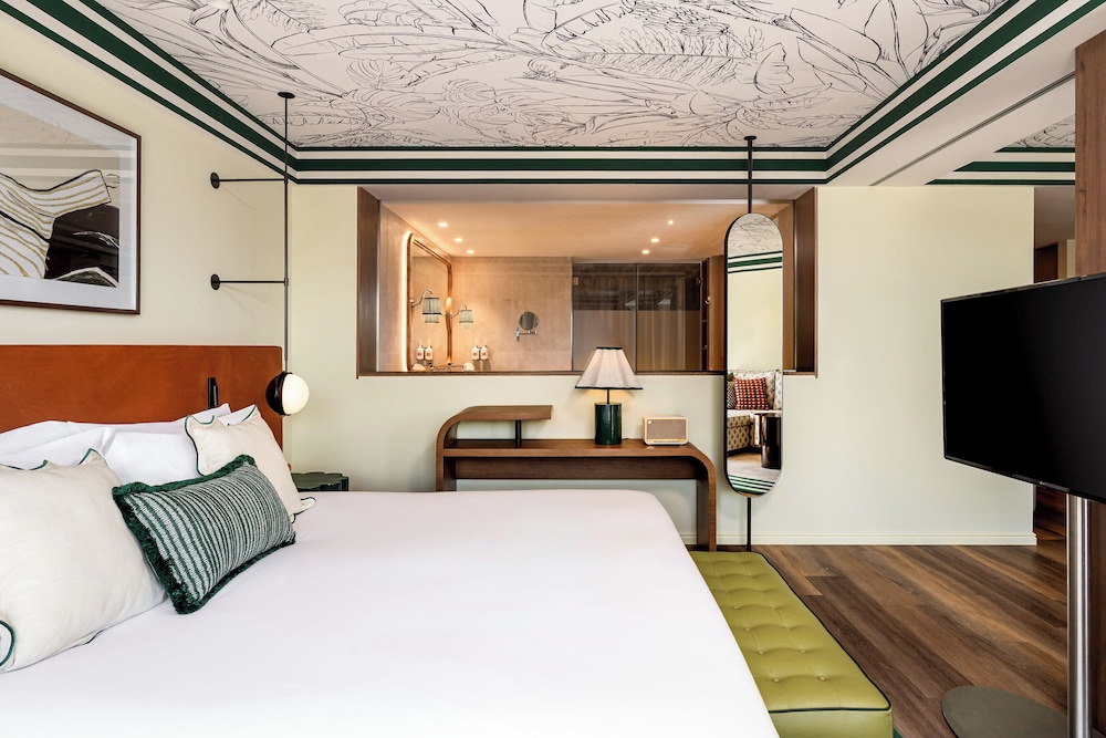 Signature, Suite, King Bed