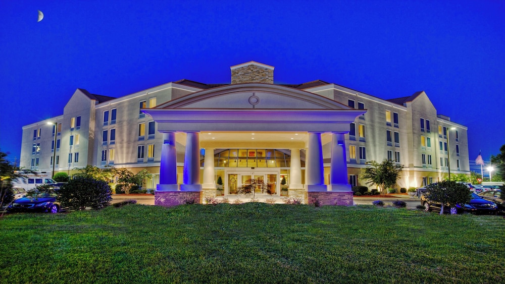 Holiday Inn Express Greenville 2/64