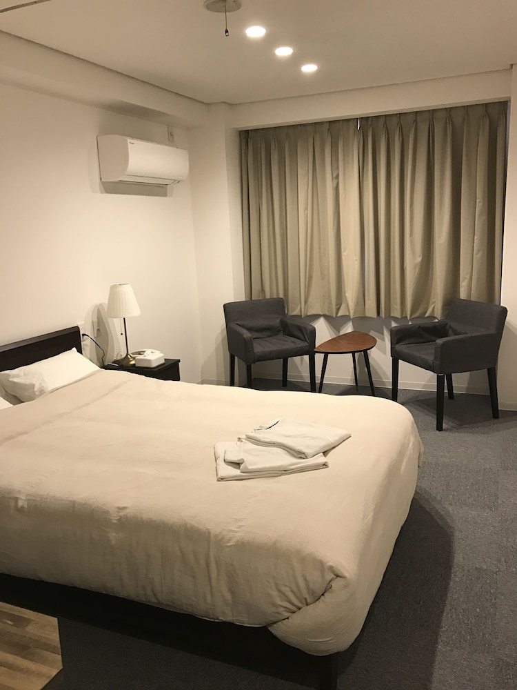 Rozy Hotel Namba 30/63
