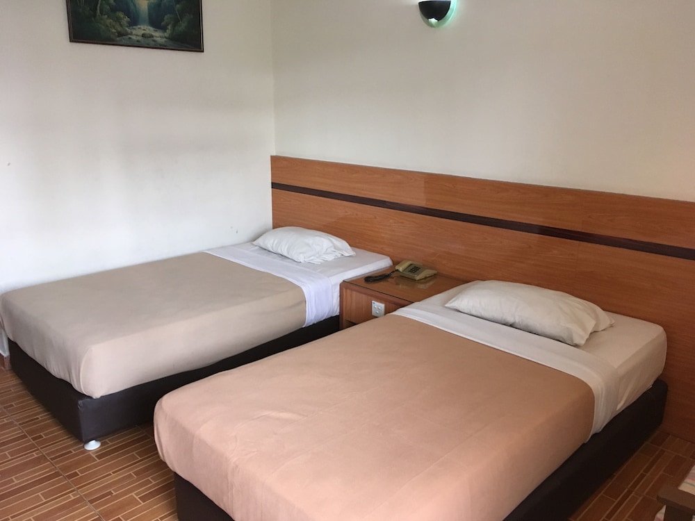 Paradise Hotel 22/39