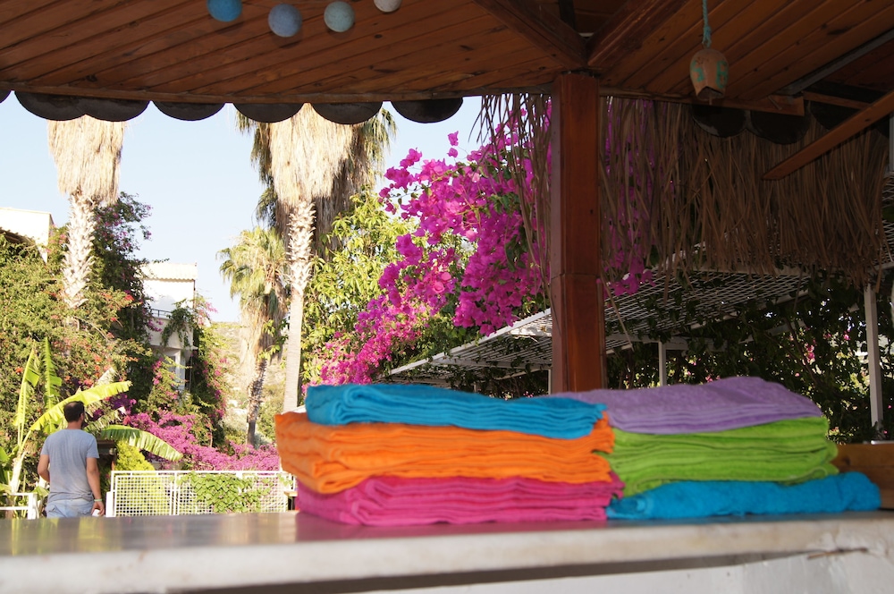 Pataros Hotel 34/49