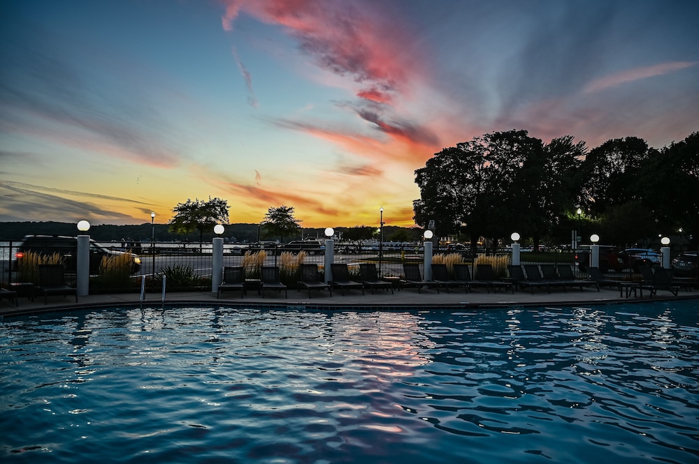 Harbor Shores on Lake Geneva 43/50