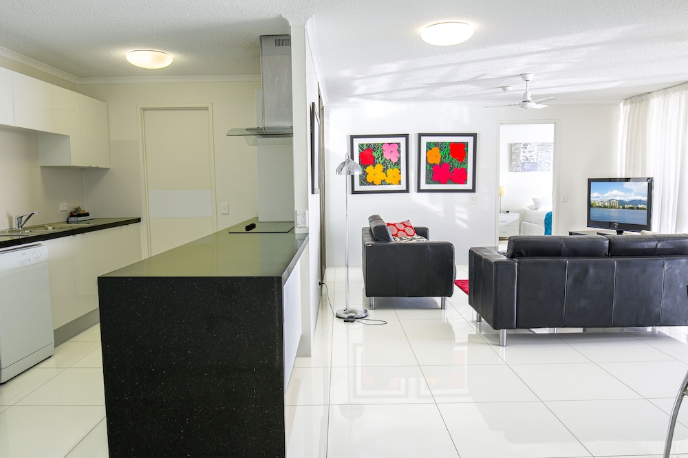 Cairns Aquarius 14/72