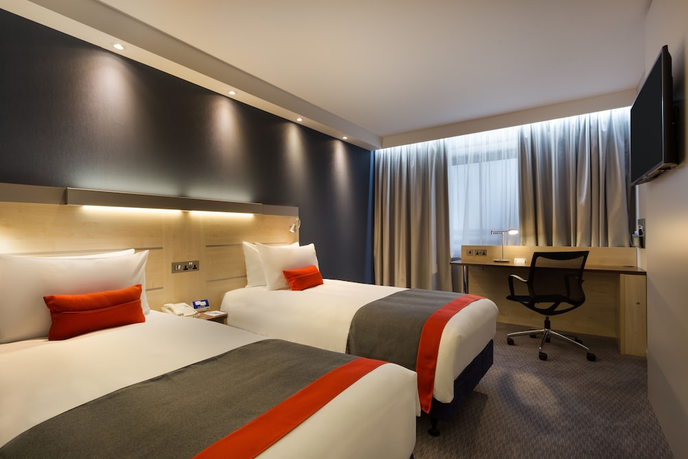 Holiday Inn Express Folkestone Channel Tunnel 14/64