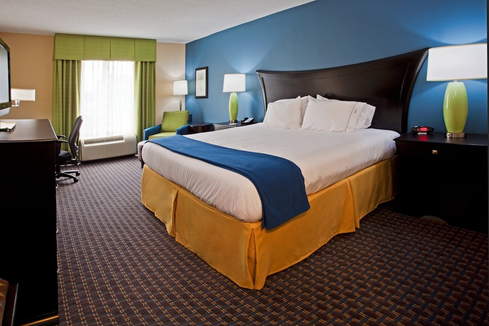 Holiday Inn Express Hotel & Suites Largo-Clearwater 18/40