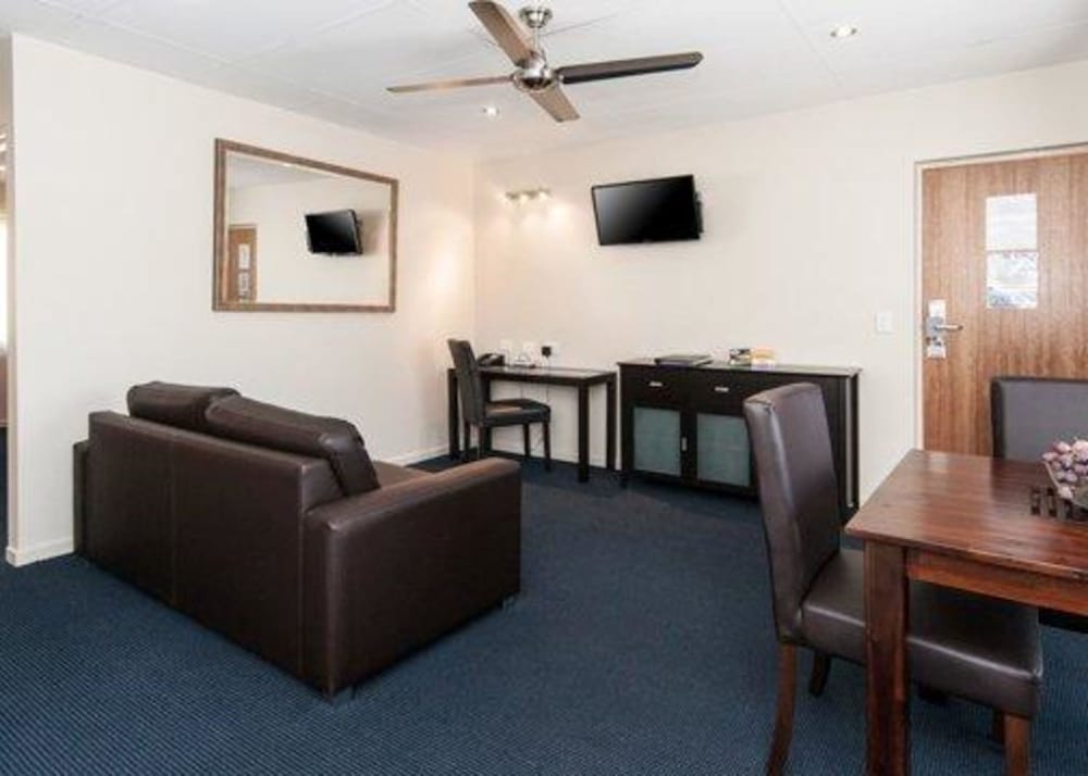 Quality Hotel Robertson Gardens 34/42
