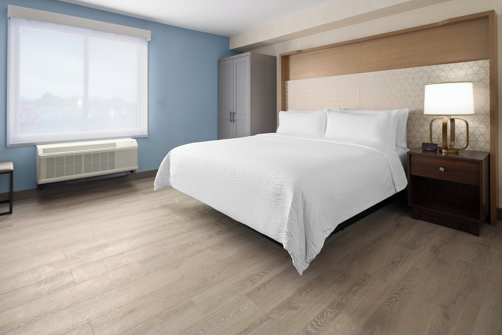 Standard, King Bed, Accessible